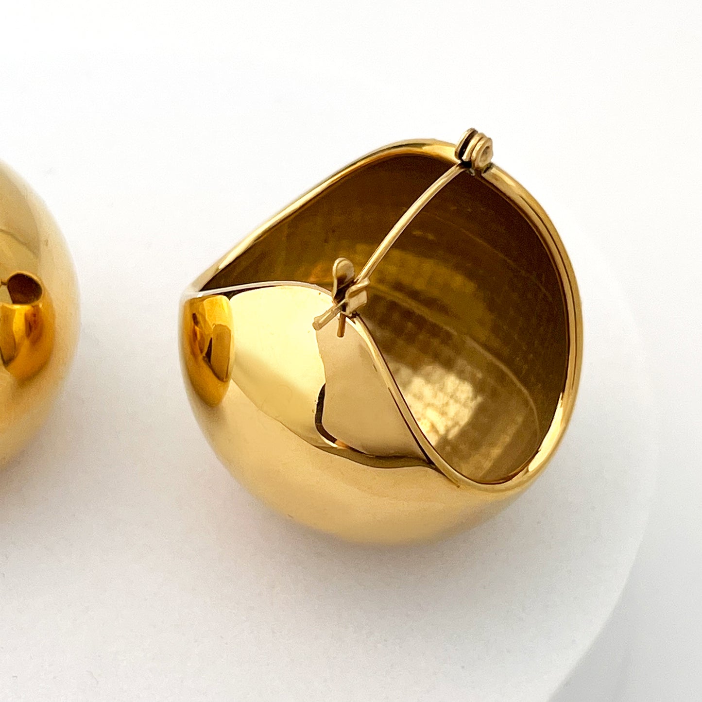 BEHI ERIKA EARRING