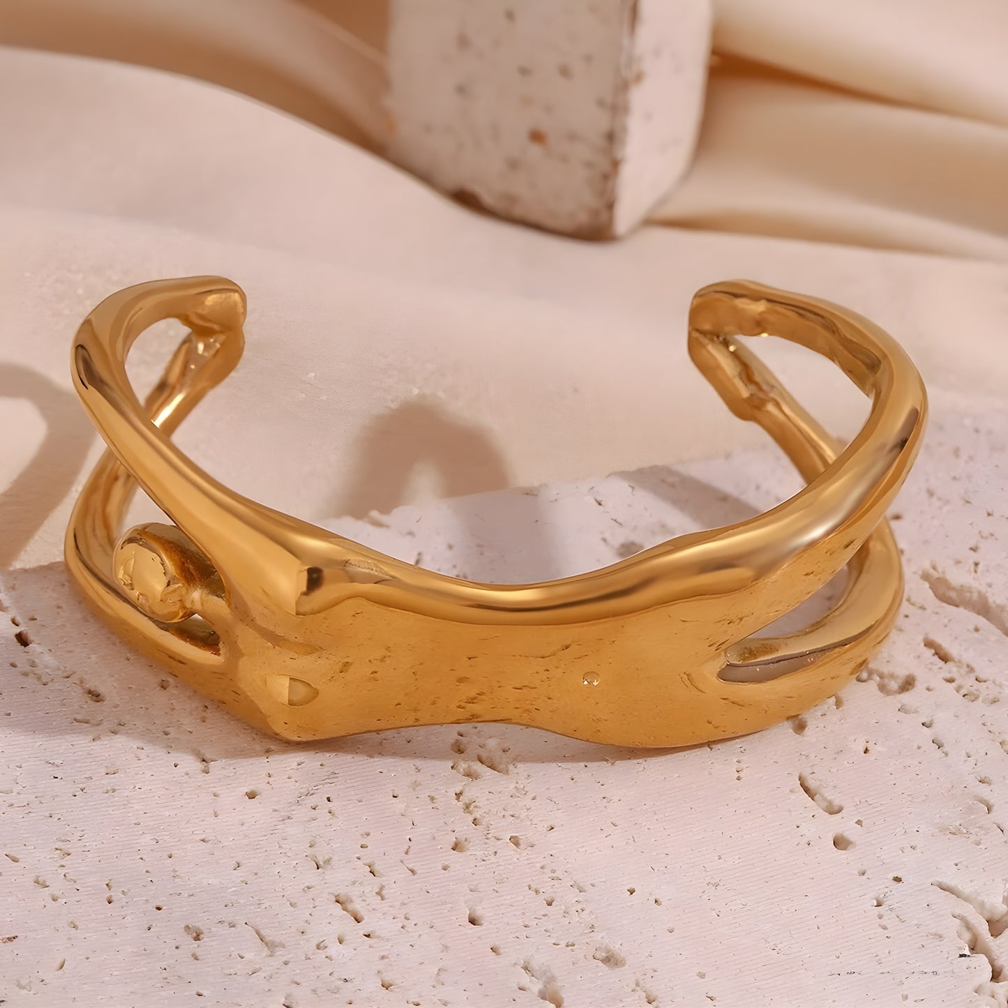 BEHI DEVIKA BRACELET