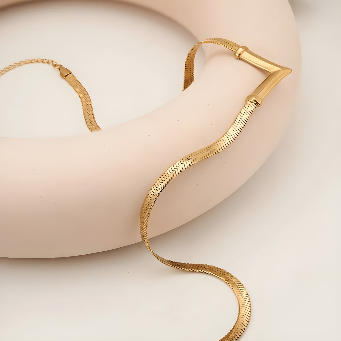 COLLAR BEHI OLGA