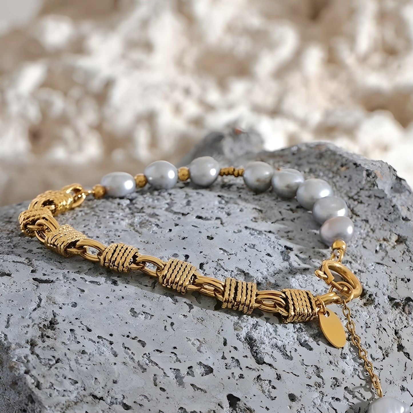 BEHI SWAN BRACELET