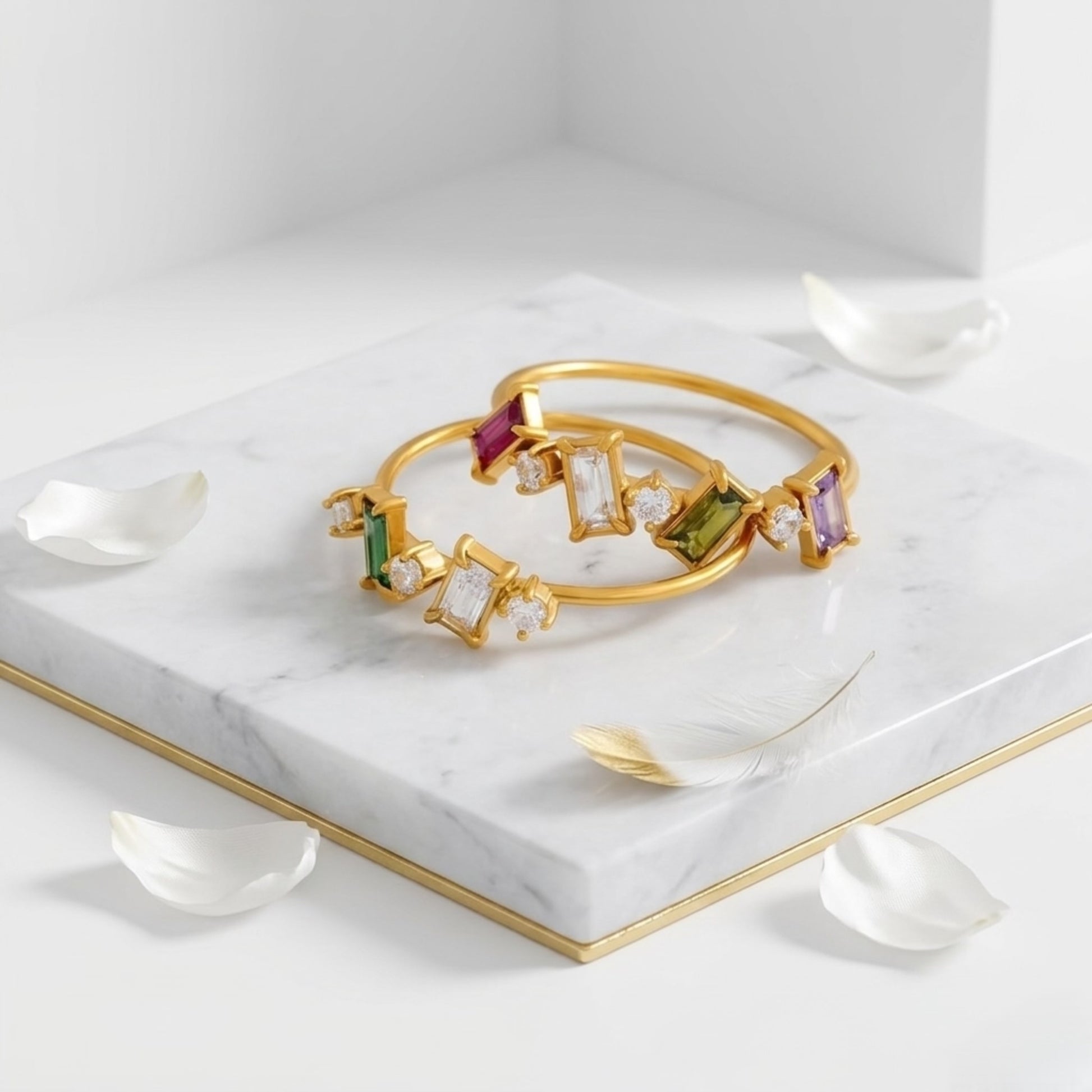 Close-up of the BEHI Melly Ring highlighting the tarnish-resistant and waterproof 18k gold surface.