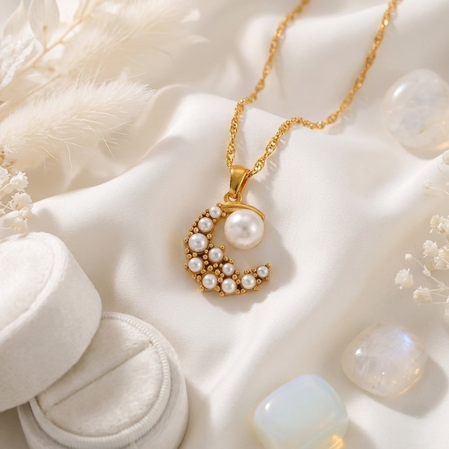 Luna Necklace