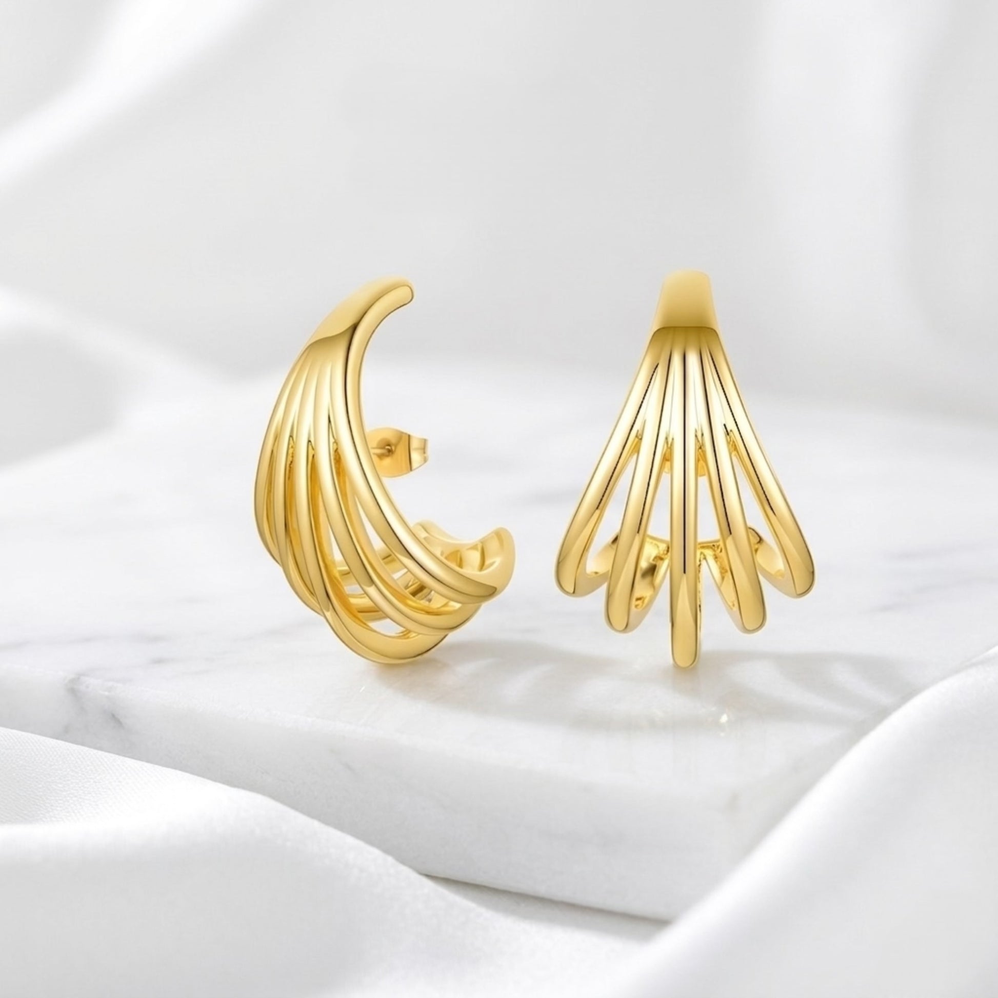BEHI NIKITA Earrings 18k PVD gold-plated stainless steel wave design Ear cuff hypoallergenic and waterproof