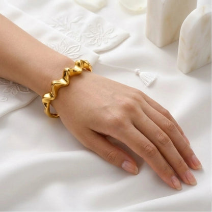 Romance Bracelet