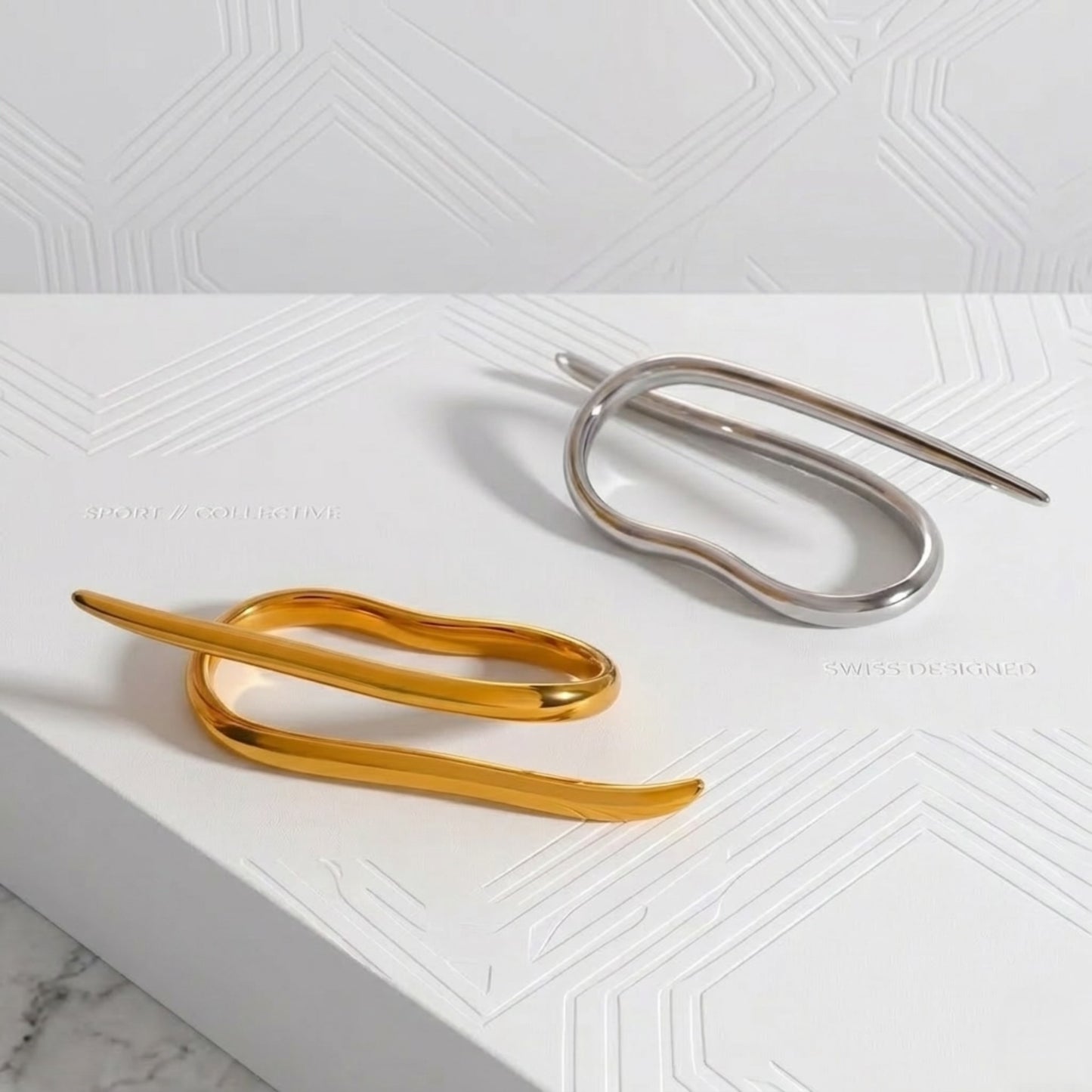 BEHI DAISY 18k PVD gold-plated, freeform and asymmetric dual finger ring with a smooth, polished finish Italian design
