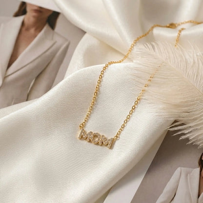 COLLAR BEHI MOM