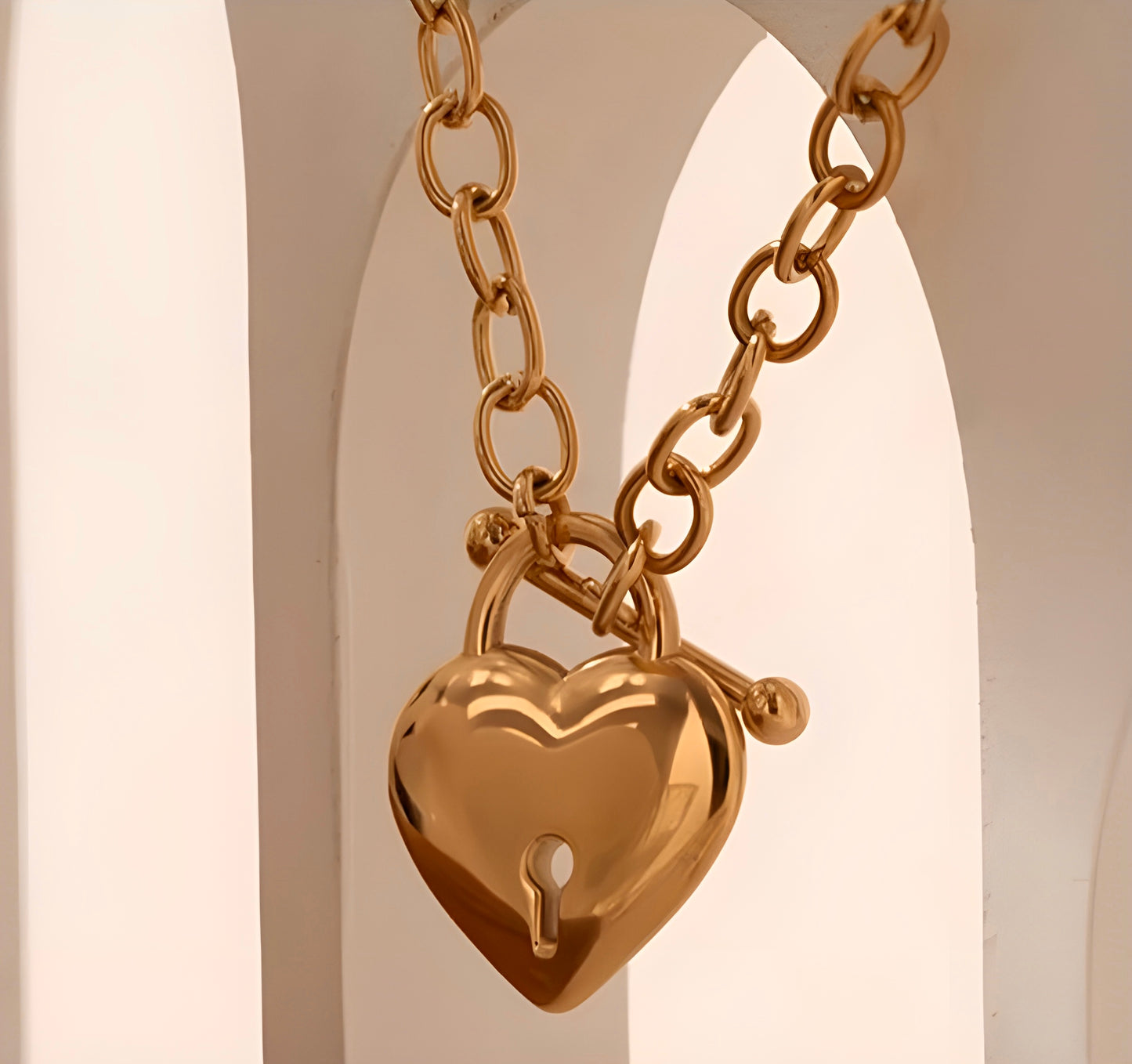 COLLAR BEHI LOVE LOCK