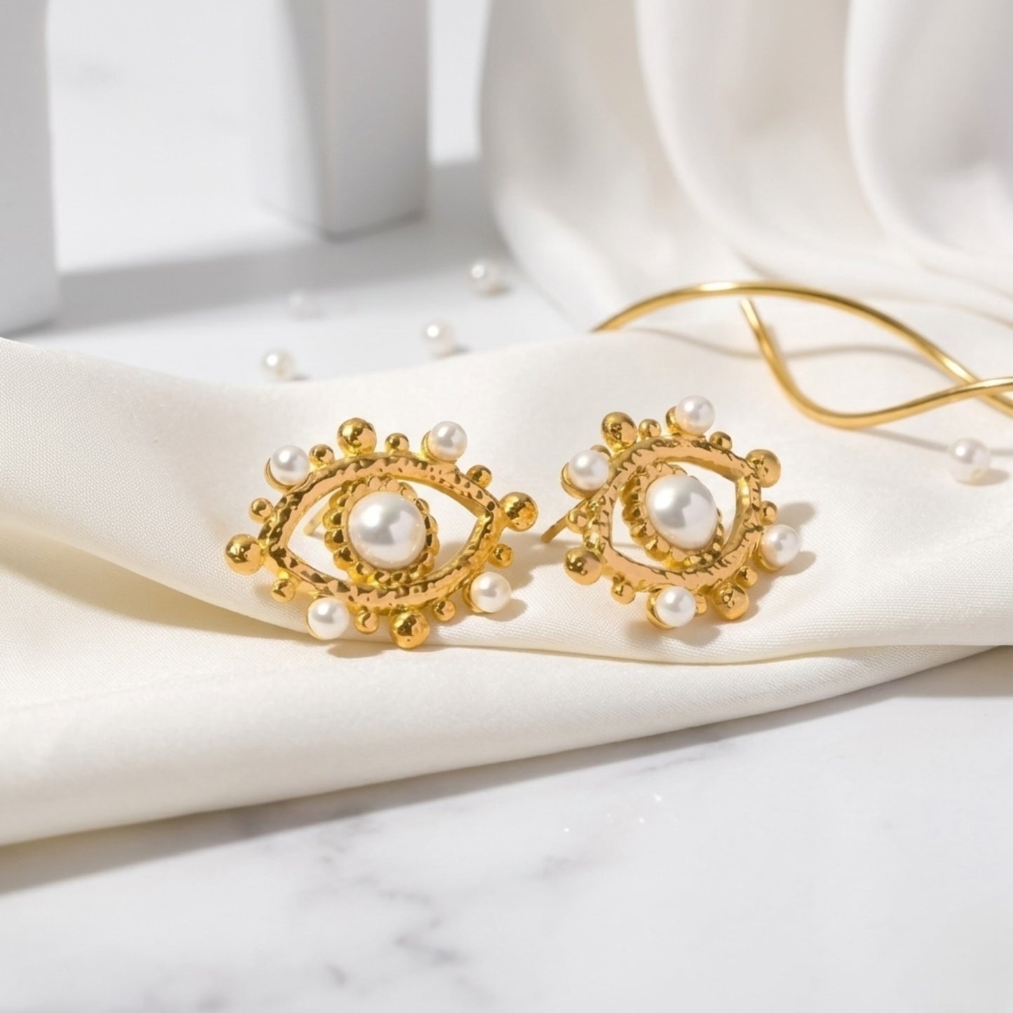 PENDIENTES DE PIN BEHI REBECCA