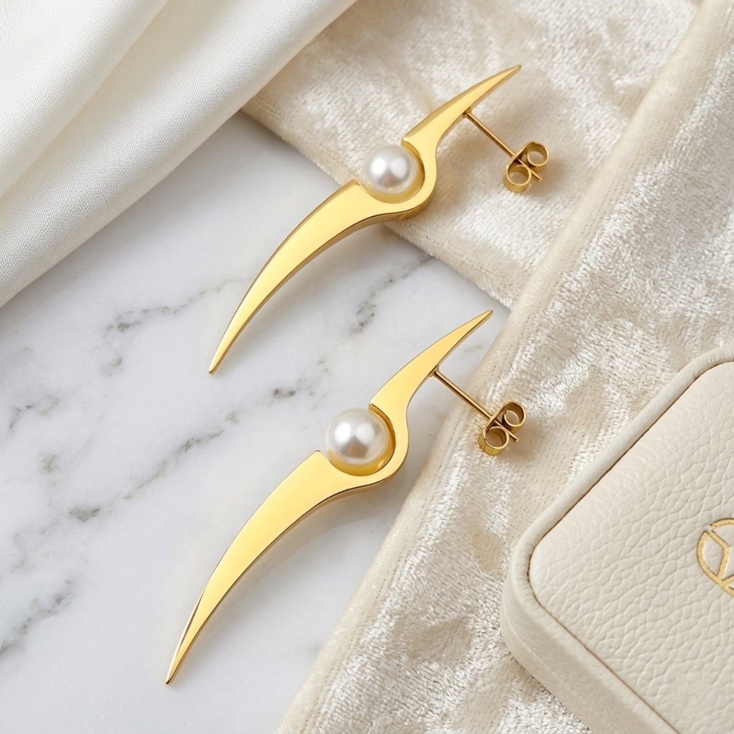 BEHI COLLECTION minimal design 18k gold plated stainless steel with single imitation pearl hypoallergenic 