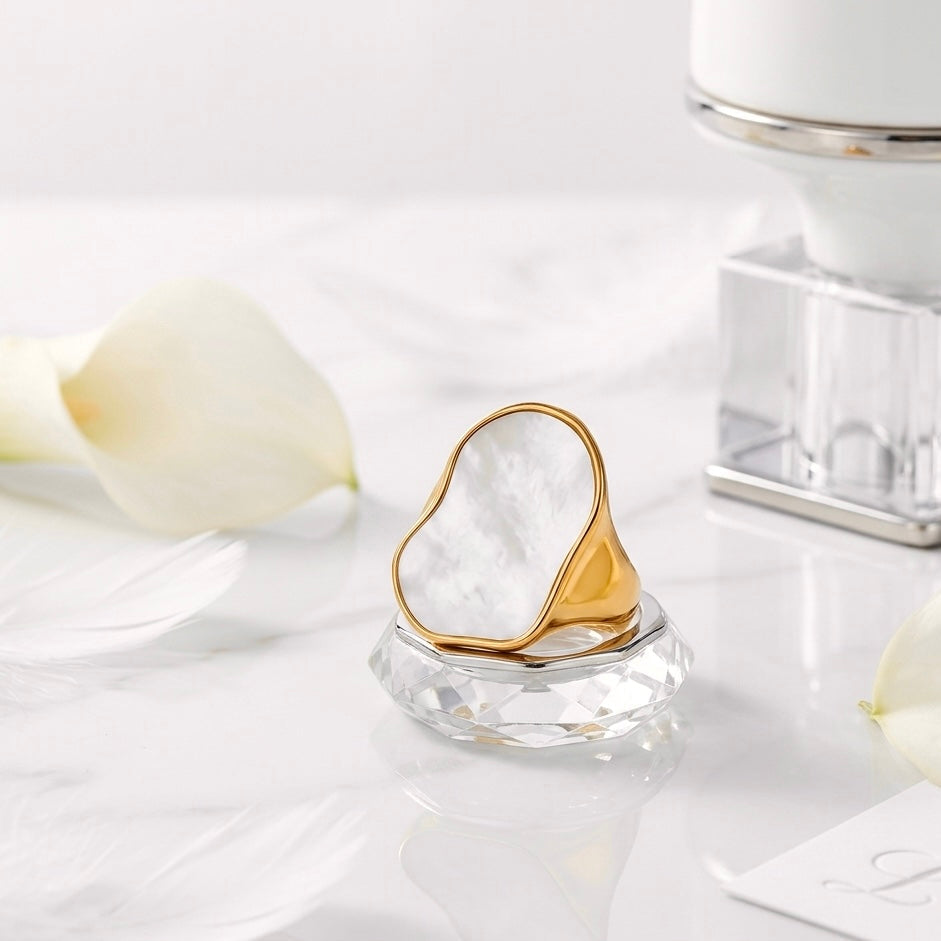 BEHI MARLEN 18k gold-plated ring with a white marble resin centerpiece waterproof