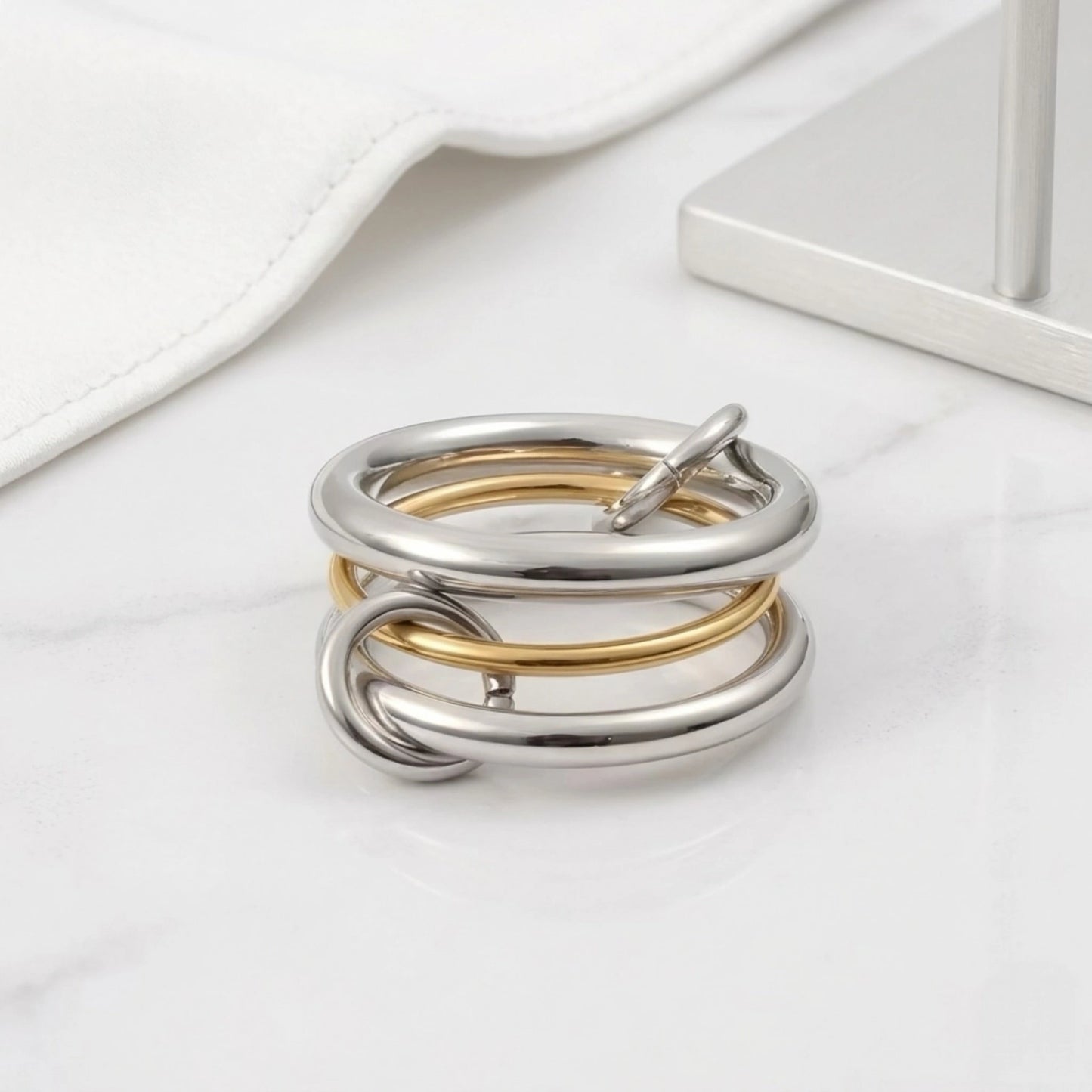 Octaviana Ring