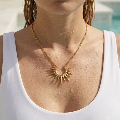 BEHI SUN STAR necklace with a sun-shaped pendant 18k gold-plated hypoallergenic