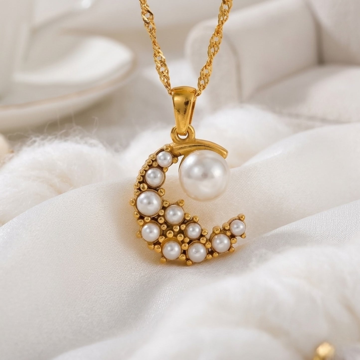 Luna Necklace