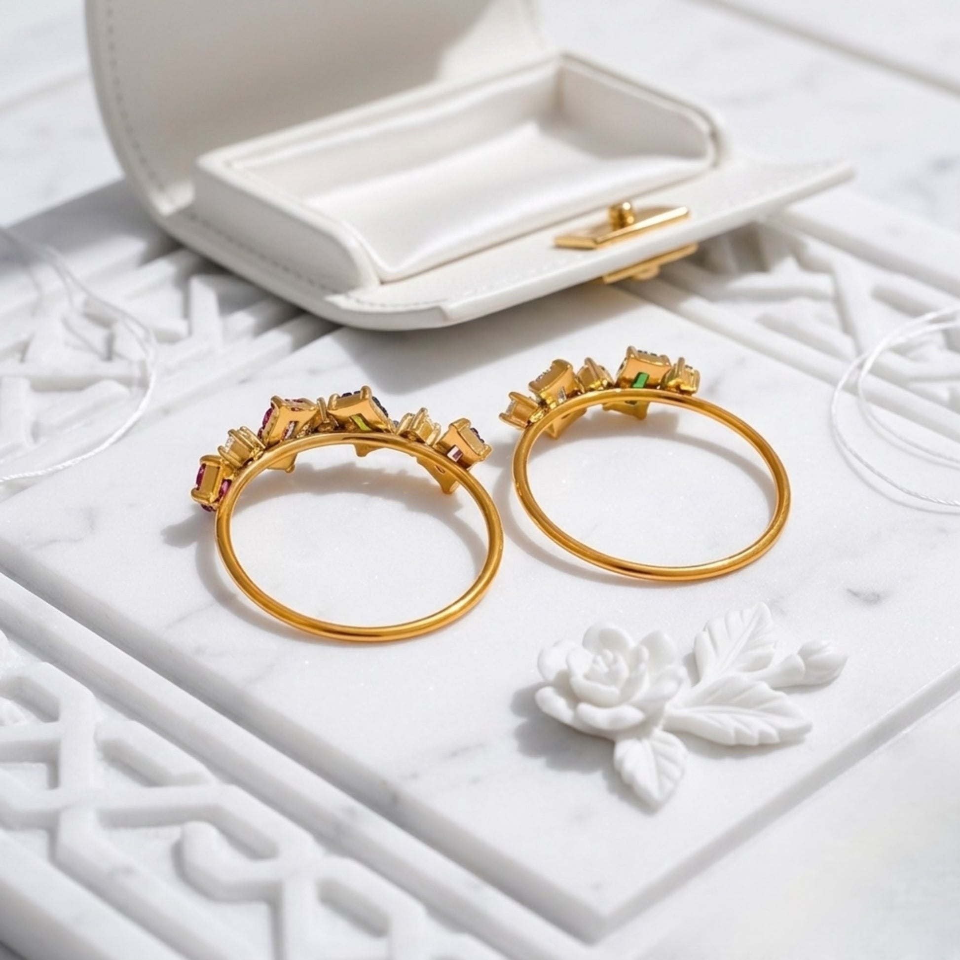 Close-up of the BEHI Melly Ring highlighting the tarnish-resistant and waterproof 18k gold surface.