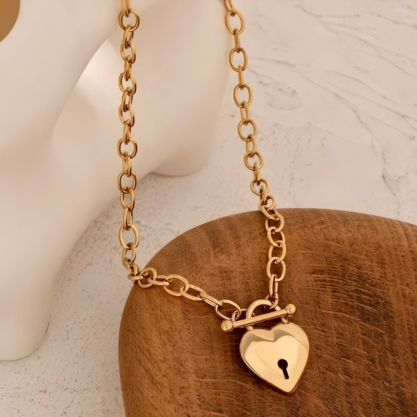 COLLAR BEHI LOVE LOCK