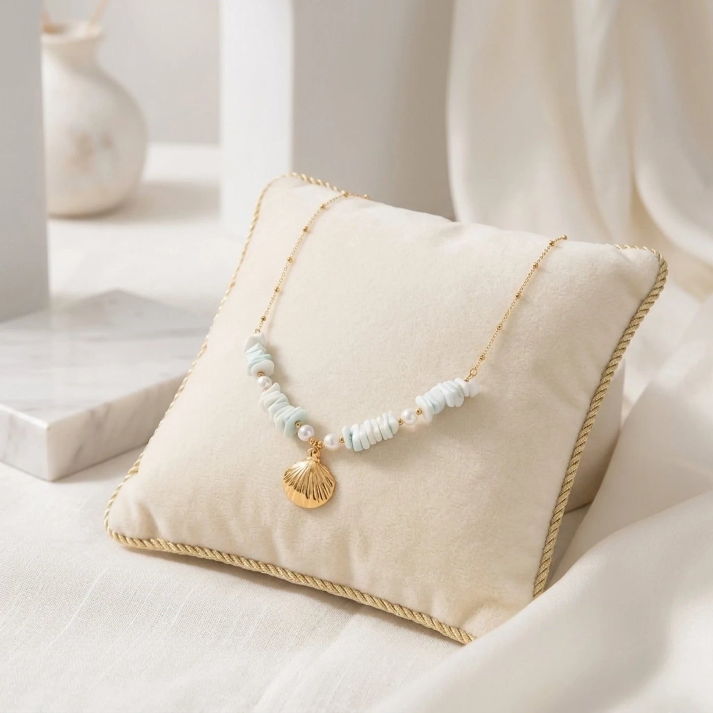 COLLAR DE CONCHAS BEHI