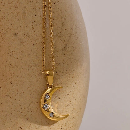 BEHI LOVE MOON NECKLACE