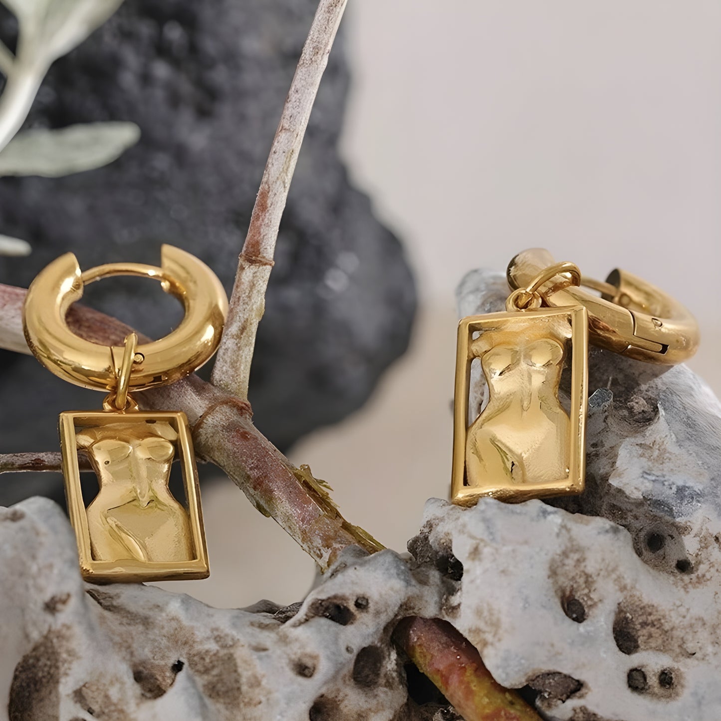 PENDIENTES BEHI ROMANESQUE