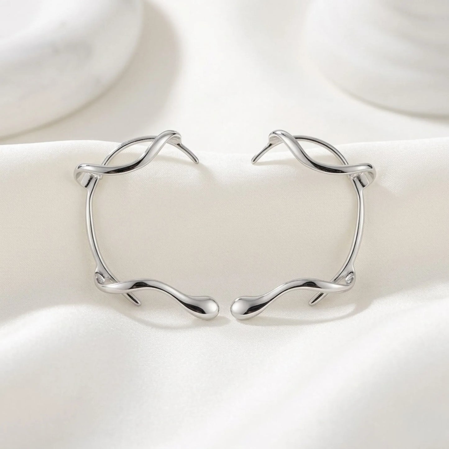 BEHI MILANO Afrodite Ear Cuffs silver — no-piercing wrap-around ear cuff, silver-plated brass, hypoallergenic waterproof jewelry