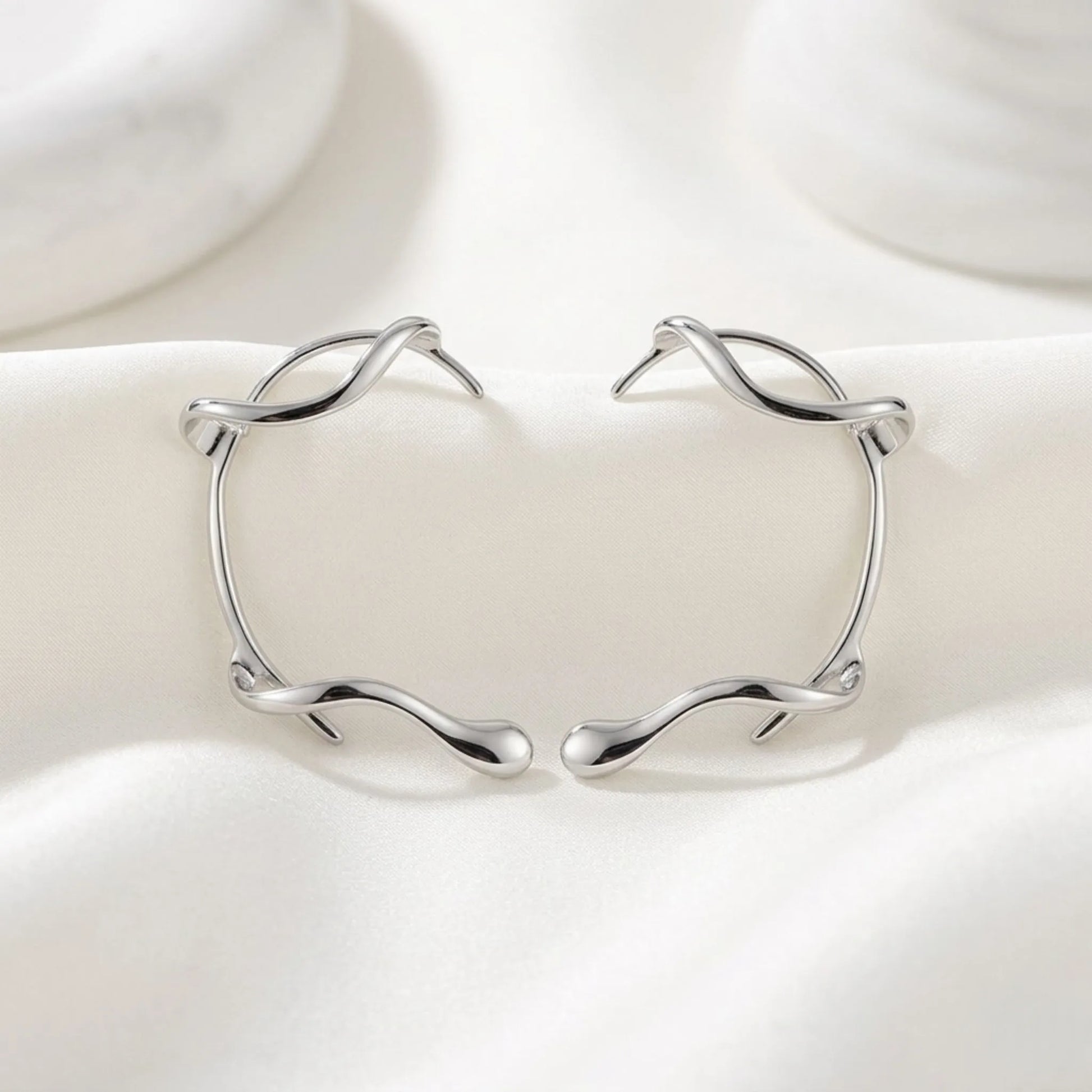 BEHI MILANO Afrodite Ear Cuffs silver — no-piercing wrap-around ear cuff, silver-plated brass, hypoallergenic waterproof jewelry