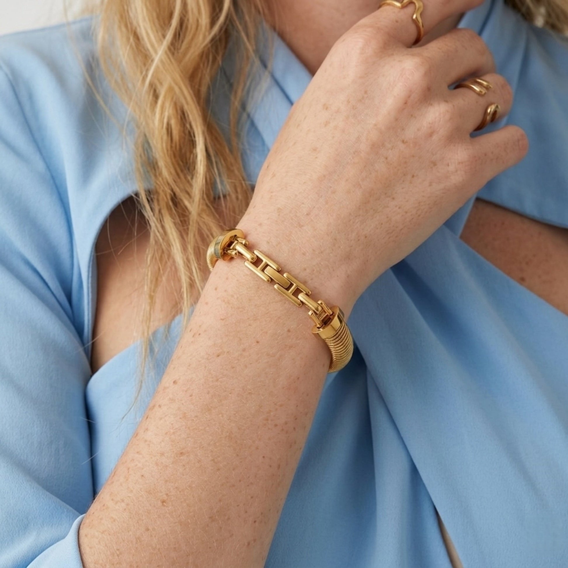 BEHI MILANO Almond Bracelet gold — ribbed wide bangle styled, 18k gold-plated stainless steel, tarnish-free waterproof bracelet