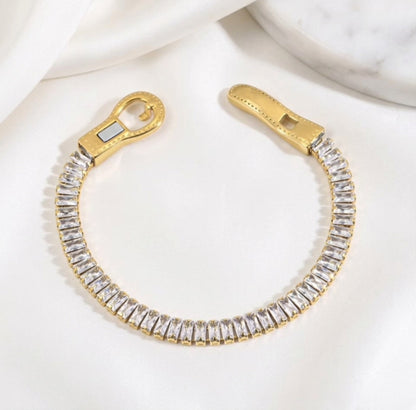 BEHI MILANO Beatrice Bracelet in Clear — open magnetic buckle clasp gemstone bracelet flatlay