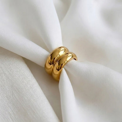 BEHI MILANO Katrina Ring — gold double-row dome band wrapped in white silk fabric